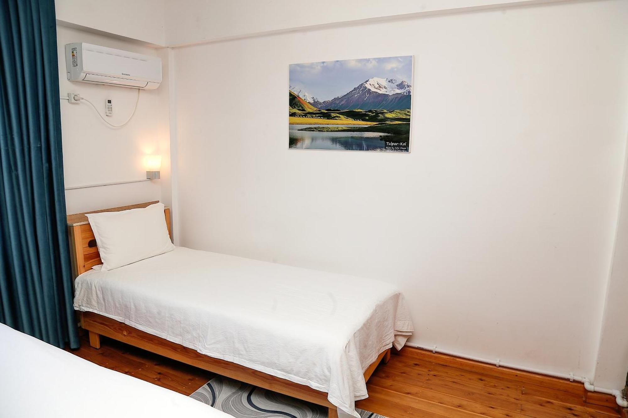 Hotel Good Night Jalal-Abad Eksteriør billede