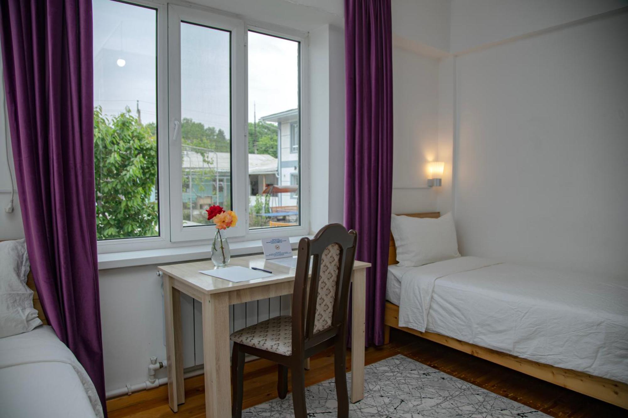Hotel Good Night Jalal-Abad Eksteriør billede