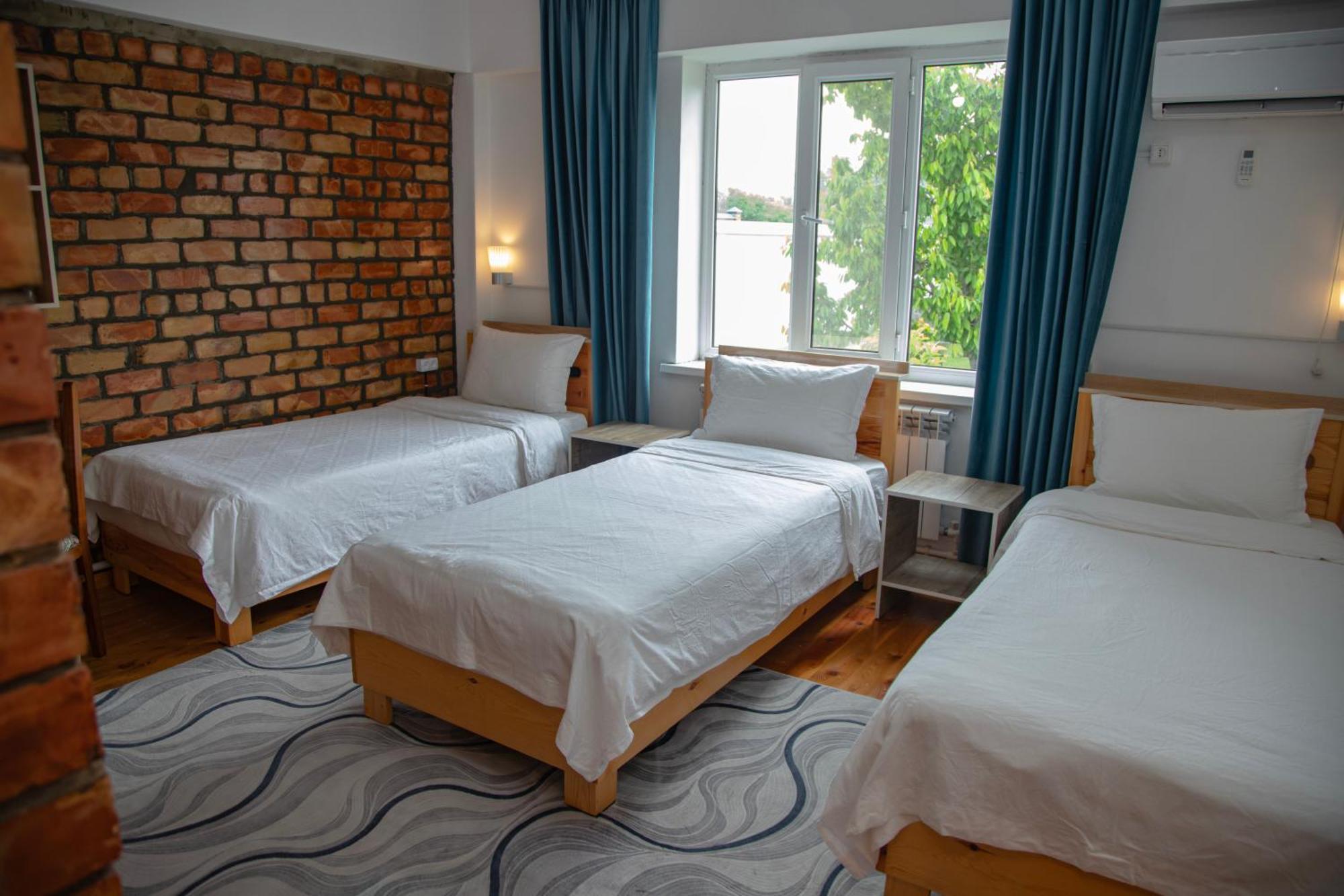 Hotel Good Night Jalal-Abad Eksteriør billede