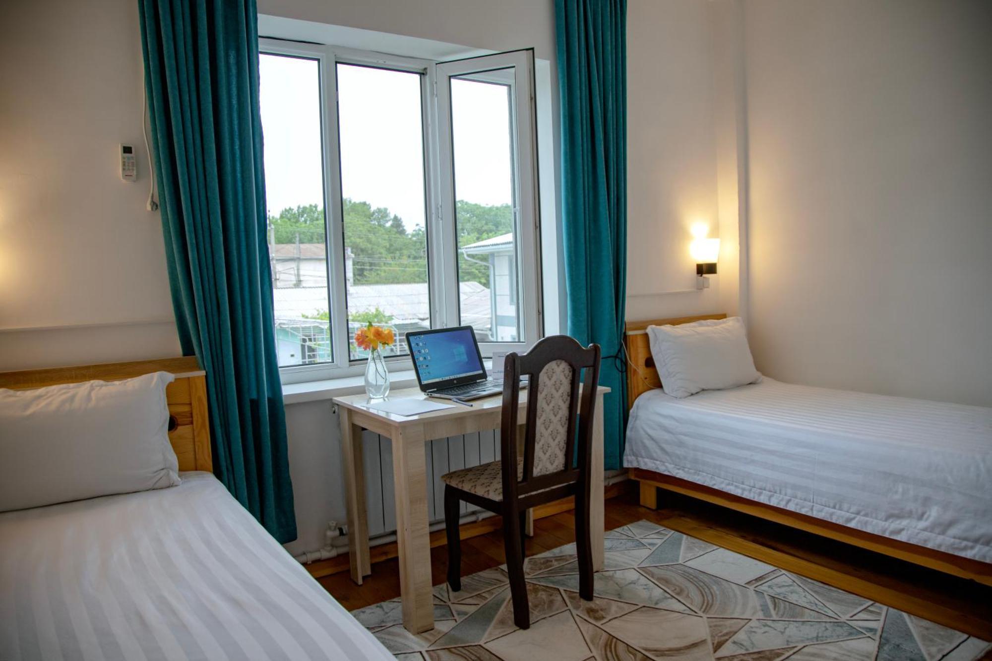 Hotel Good Night Jalal-Abad Eksteriør billede